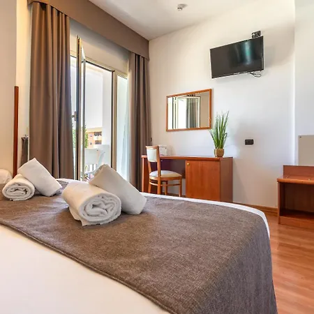 Garden Hotel 3*