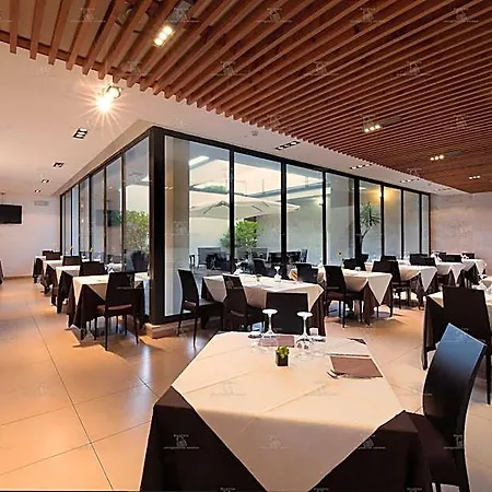 Garden Hotel 3*